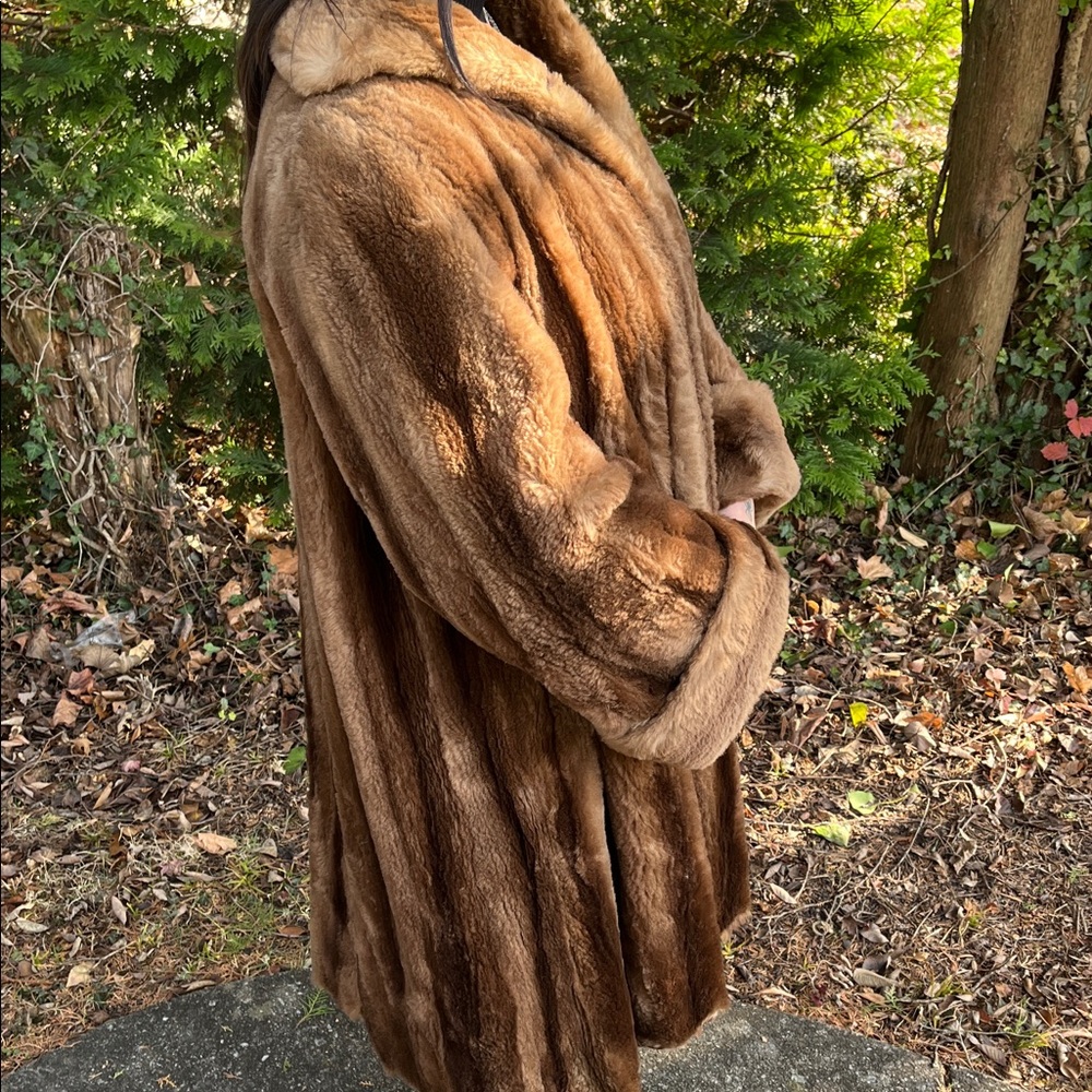 Luxurious Rabbit Fur Coat - Picture 5 of 15